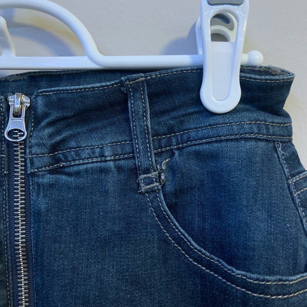 Clothes - Picture 2 of 3